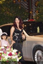 Mukesh-ambani-son-Akash-Ambani-Engagement-_6_